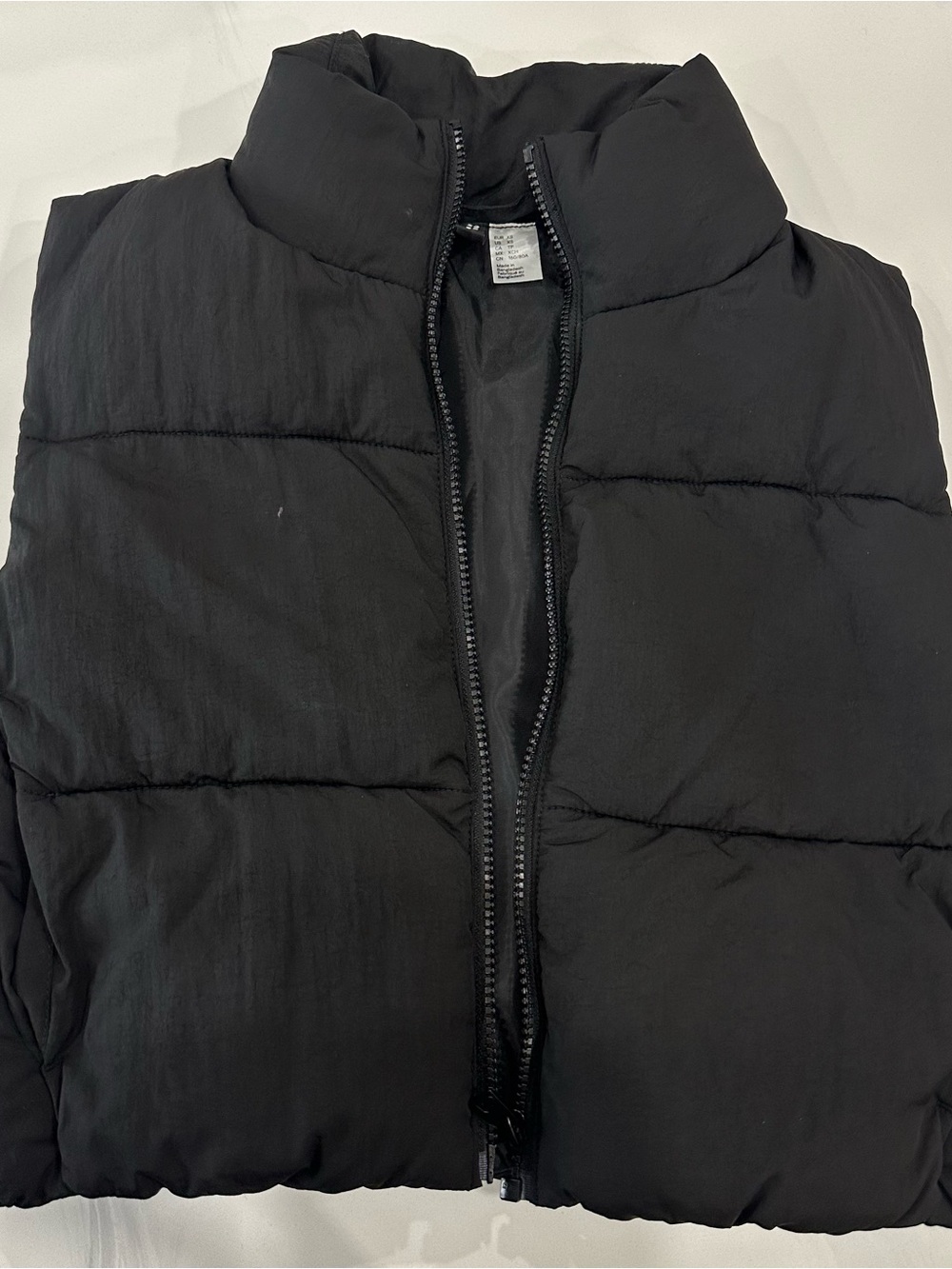 H&M black puffer cropped sleeveless vest in XS